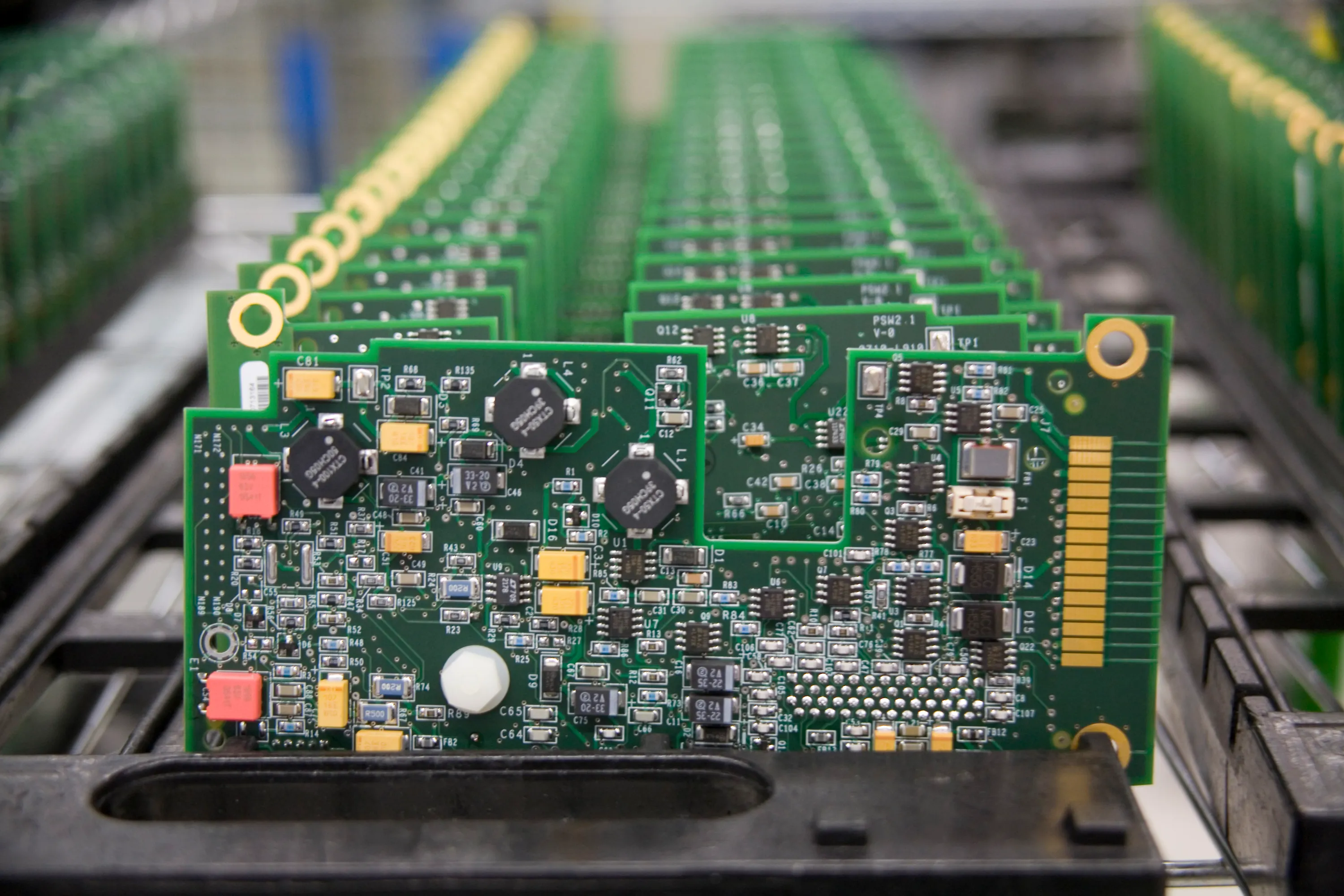 Стопка собранных плат PCBA